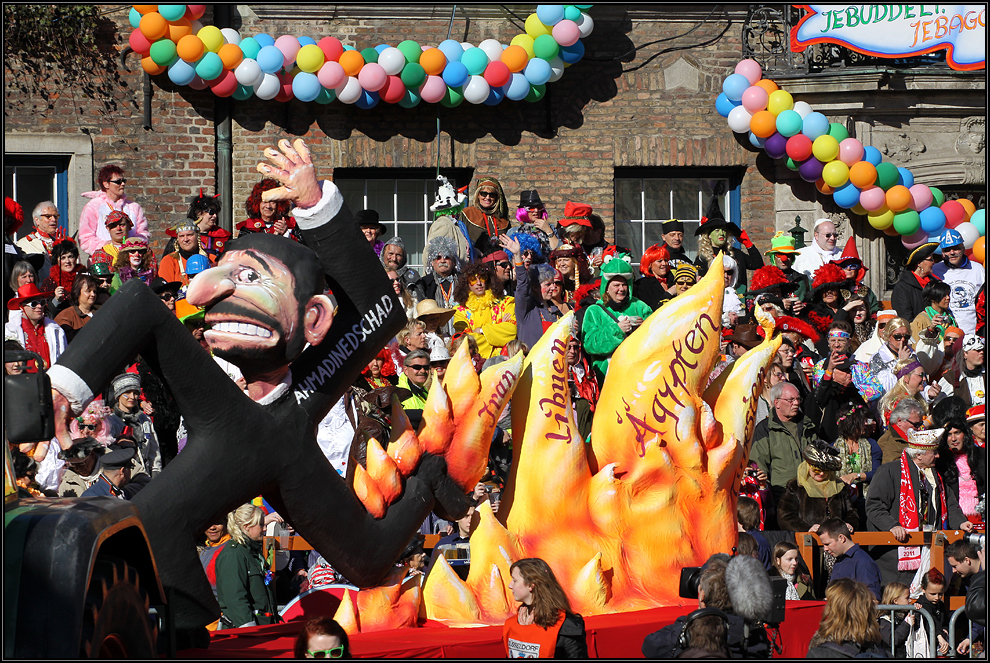 Rosenmontagszug 2011 in Düsseldorf