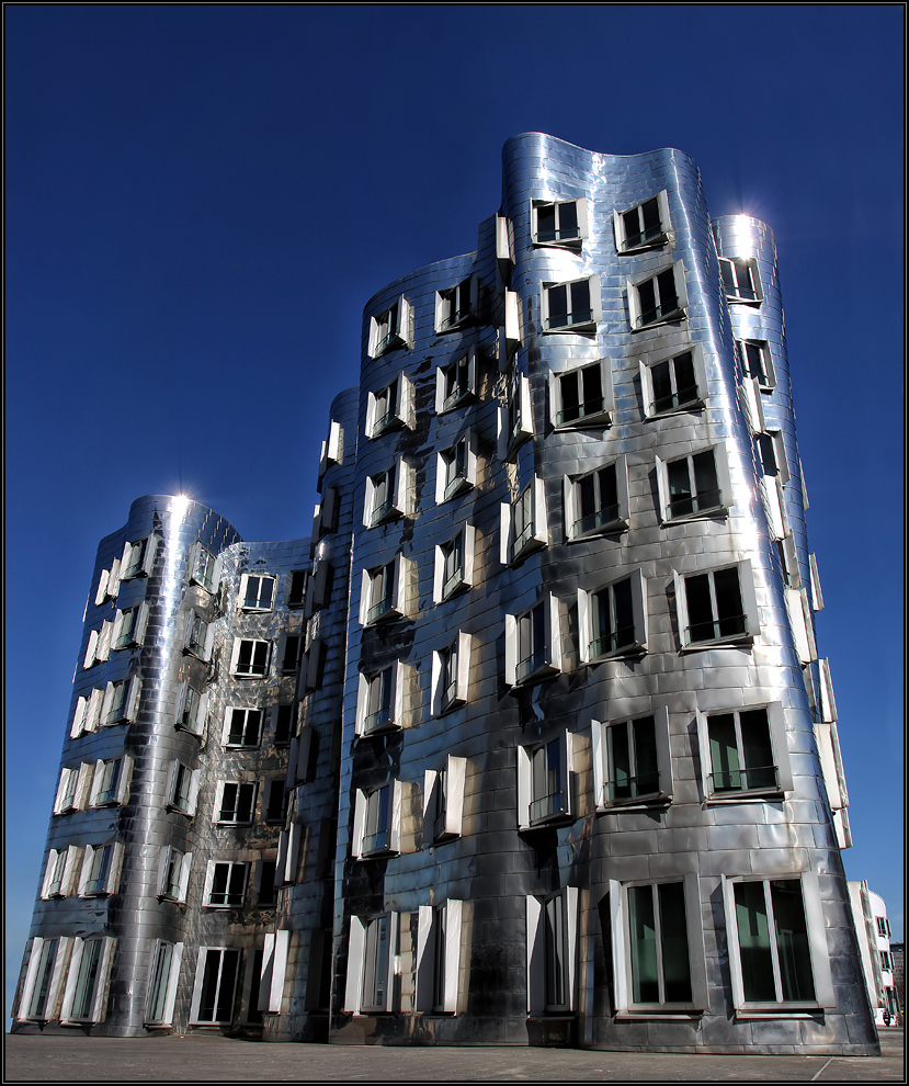 Frank O. Gehry  im Medienhafen Düsseldorf