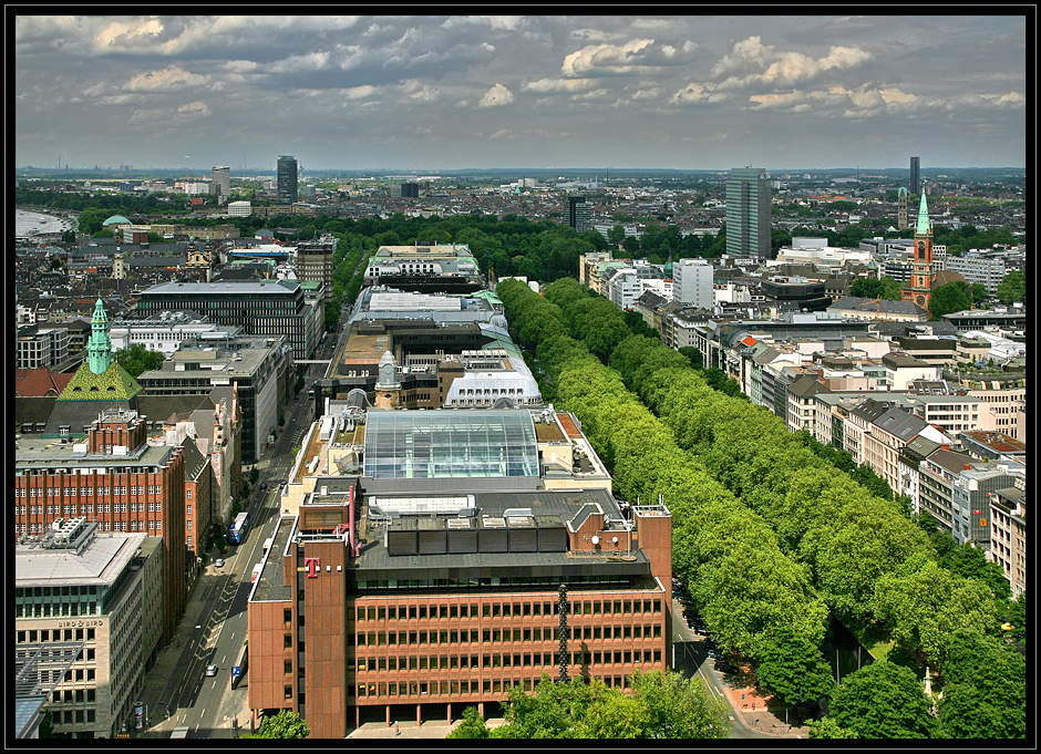 Bankenviertel und Königsallee in Düsseldorf