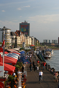  Düsseldorf - Lebendiges Rheinufer